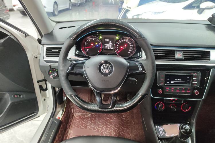 Used Volkswagen Bora 2016 1.6L manual Comfort trim level
