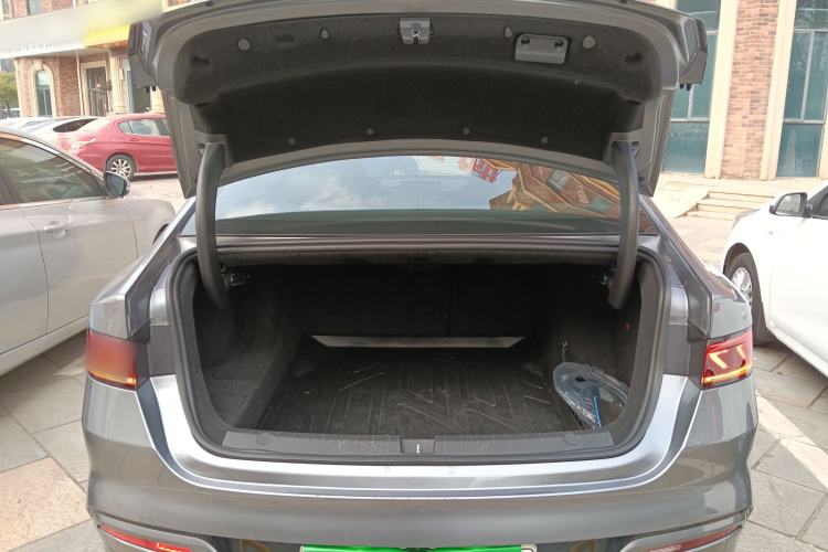 Used BYD Qin PLUS 2024 HONOR Edition DM-i 120KM Leading Model
