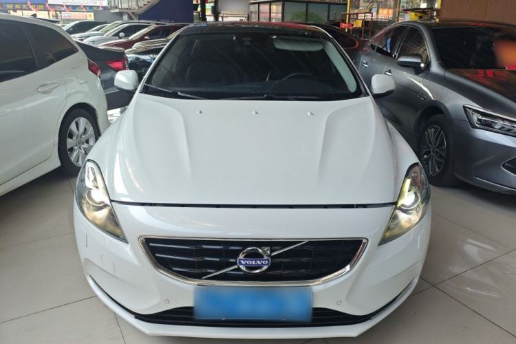 Used Volvo V40 2015 1.6T Zhiya Edition
