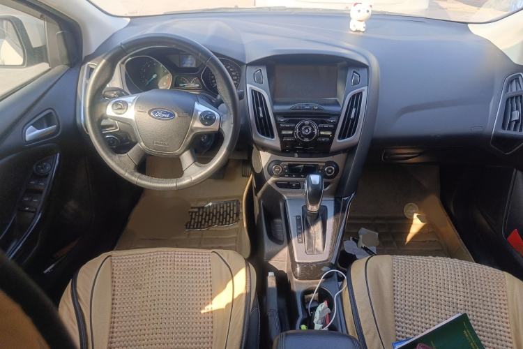 Used Ford Focus 2012 Sedan 1.6L Automatic Fashion Edition
