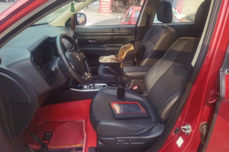 Used Mitsubishi Outlander 2018 2.0L Two-Wheel Drive Glory Edition 5 Seats
