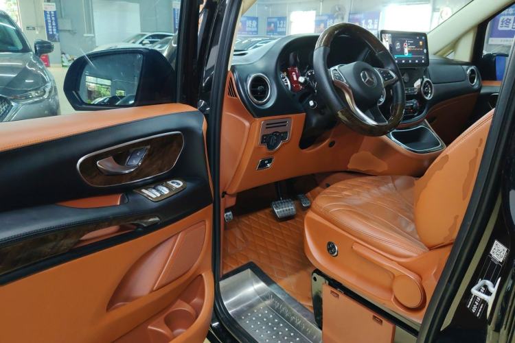 Used Mercedes-Benz Vito 2018 2.0T Elite Version 7 Seats China V Emission Standard
