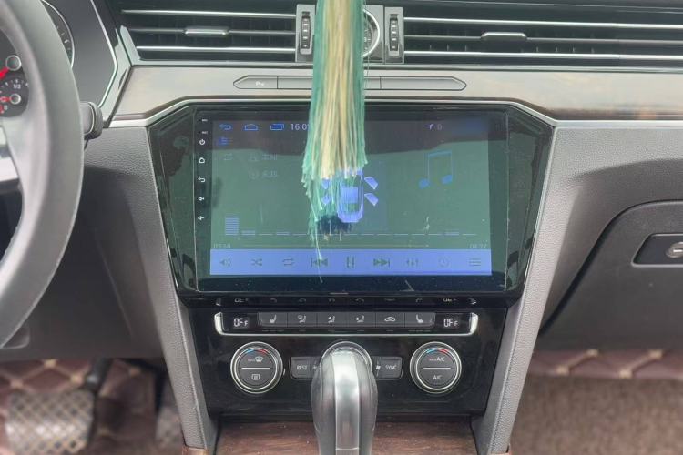 Used Volkswagen Magotan 2017 330TSI DSG Luxury Model
