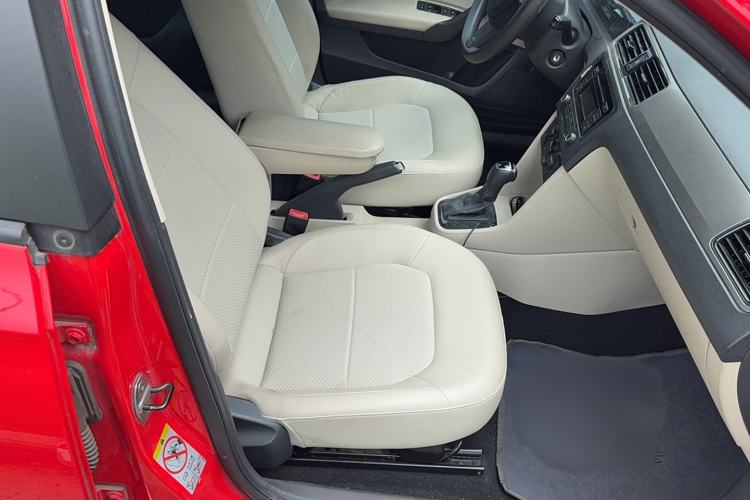 Used Skoda Rapid Spaceback 2014 1.6L Automatic Enjoyment Edition
