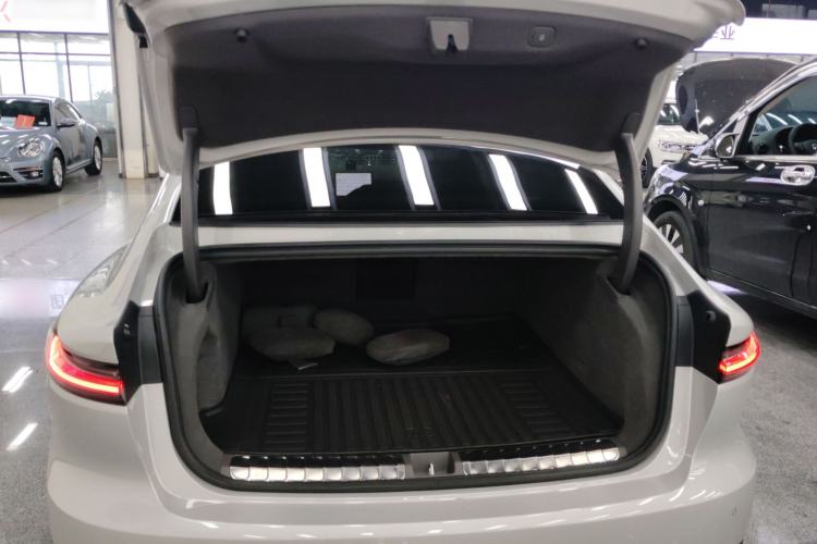 Used Nio ET7 2024 75 kWh Executive Signature Edition
