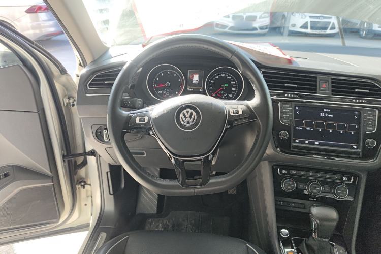 Used Volkswagen Tiguan L 2017 330TSI Automatic Two-Wheel Drive Flagship Edition
