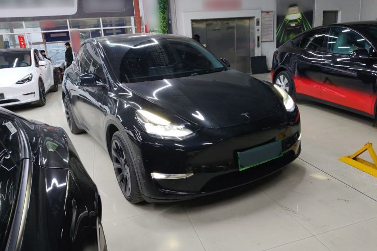 Used Tesla Model Y 2023 Long-Range All-Wheel-Drive Version