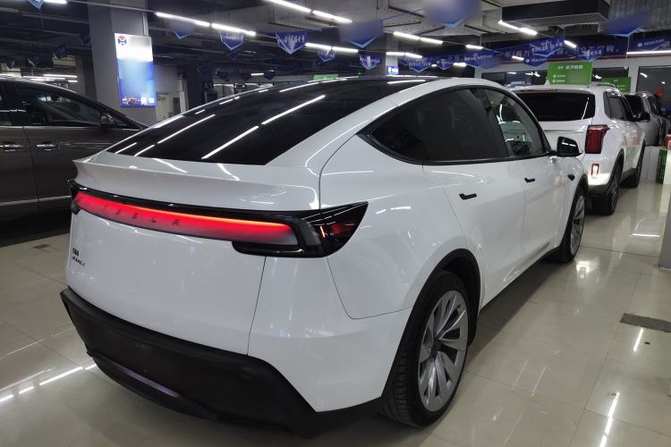 Used Tesla Model Y 2025 Rear-Wheel-Drive Version