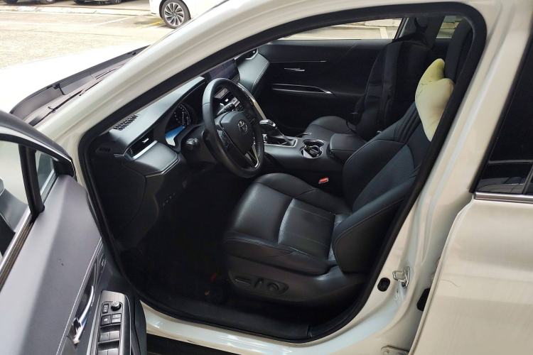 Used Toyota Harrier 2022 2.0L CVT Two-Wheel Drive Deluxe Edition
