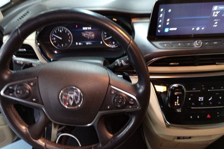 Used Buick GL8 2023 Facelifted Land Cruiser Executive Luxury Version
