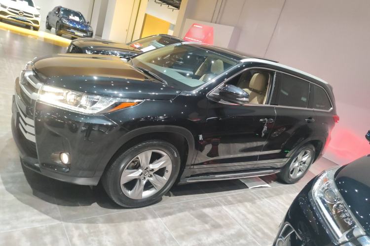 Used Toyota Highlander 2018 2.0T Four-Wheel Drive Luxury Version 7 Seats China VI Standard
