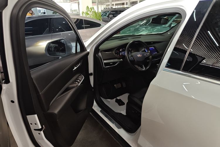 Used Cadillac XT4 2018 28T Two-Wheel Drive Leading Version
