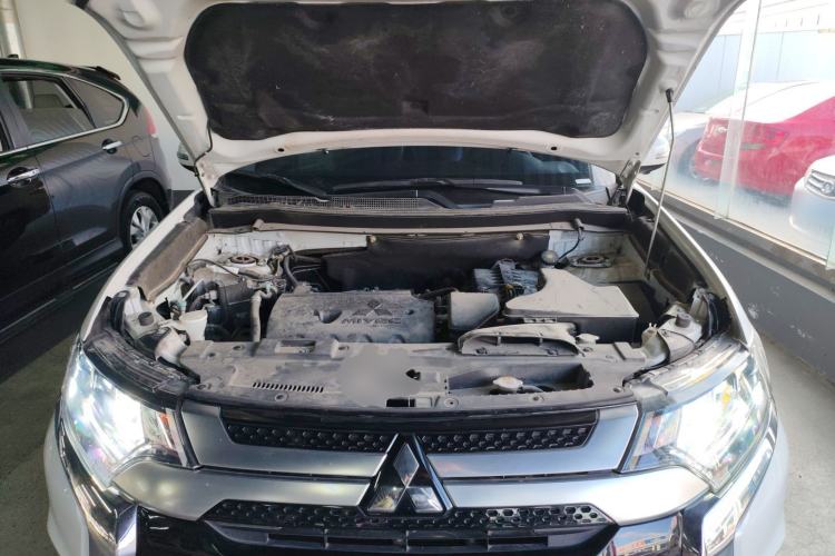 Used Mitsubishi Outlander 2021 2.4L 4x4 Zhi Xiang Edition 7 Seats
