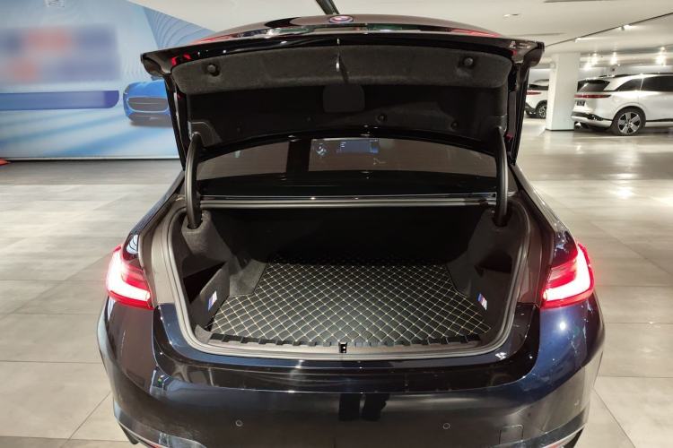 Used BMW i3 2024 eDrive 35 L
