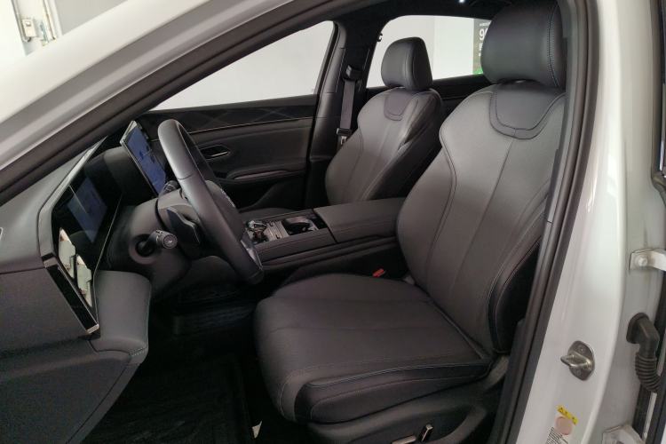 Used BYD Qin L 2025 DM-i Smart Drive 120KM Superior Model
