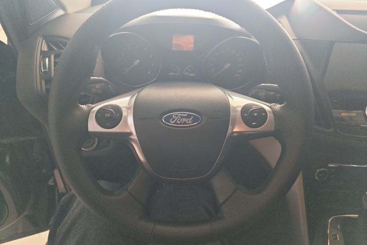 Used Ford Kuga 2015 1.5L GTDi Two-Wheel-Drive Comfort Model
