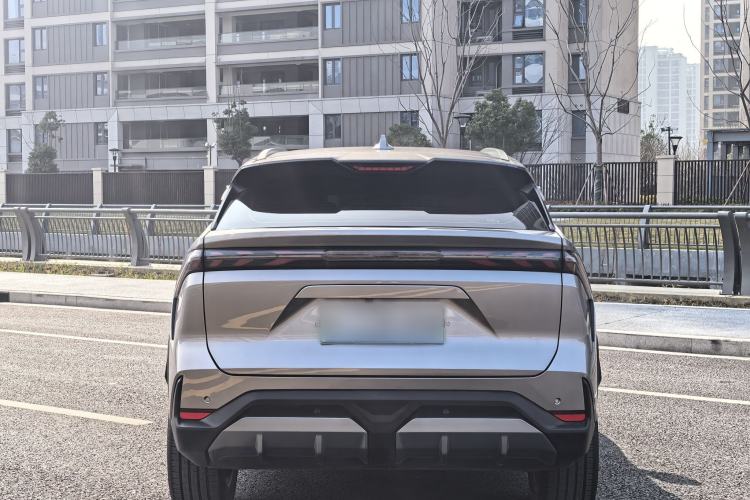 Used  L7 2023 1.5T 115 km PLUS