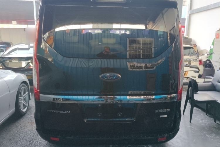 Used Ford Tourneo Custom 2016 2.0T Manual Elite Version
