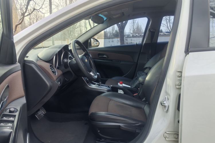 Used Chevrolet Cruze 2013 Hatchback 1.6L Automatic Luxury Model
