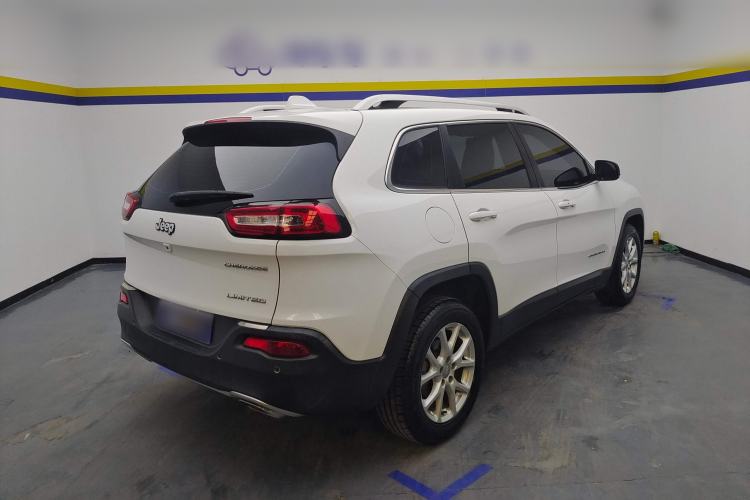 Used  Cherokee 2017 2.4L Leading Edition
