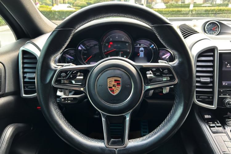 Used Porsche Cayenne 2016 Cayenne Platinum Edition 3.0T
