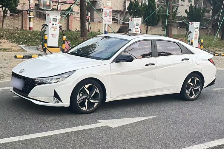 Used Hyundai Elantra 2022 1.5L CVT LUX Prestige Edition
