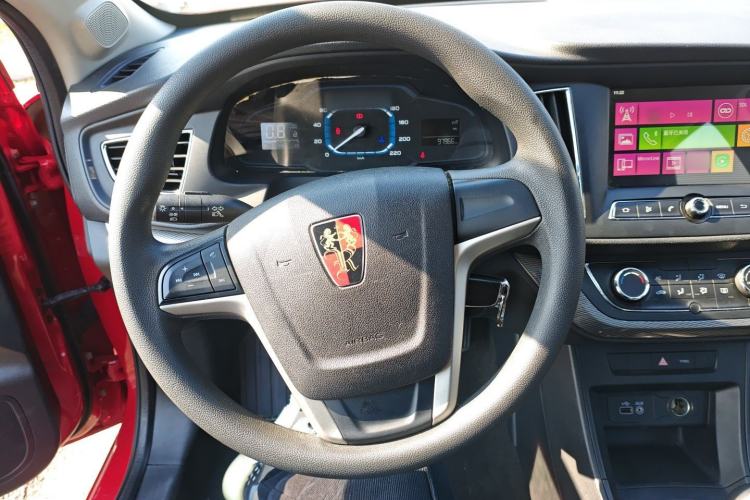 Used Roewe 360 2015 1.5L manual luxury edition
