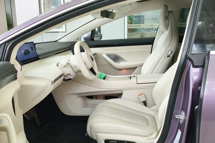 Used Hima Luxeed S7 2025 855 km Max
