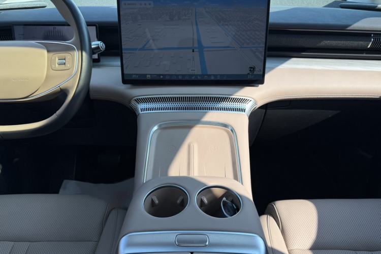 Used XPeng X9 2024 702 Ultra-Long Range Max
