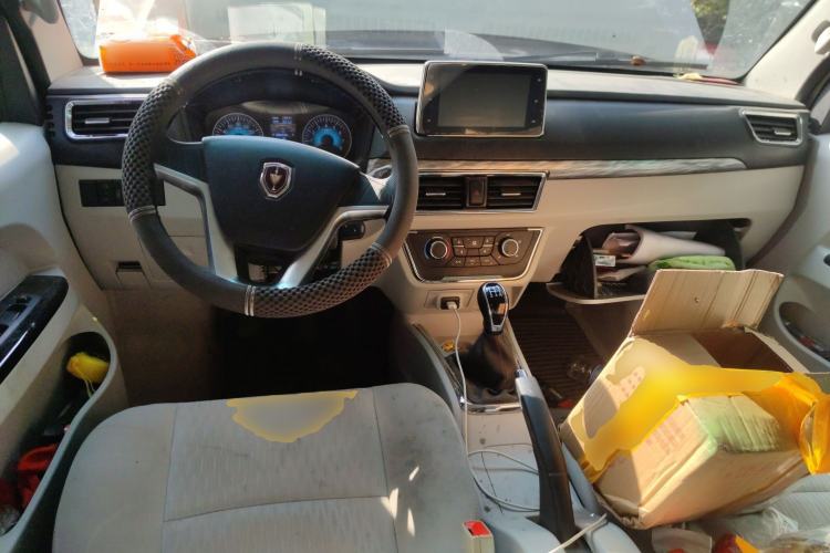 Used Jinbei New Hiace S 2023 1.5L Wealth Edition Passenger Van 5/6/7-Seater Central Air Conditioning Version SWC15M
