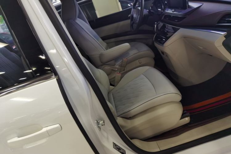 Used Buick GL8 2021 Land Cruiser Executive Class 652T Comfort Model
