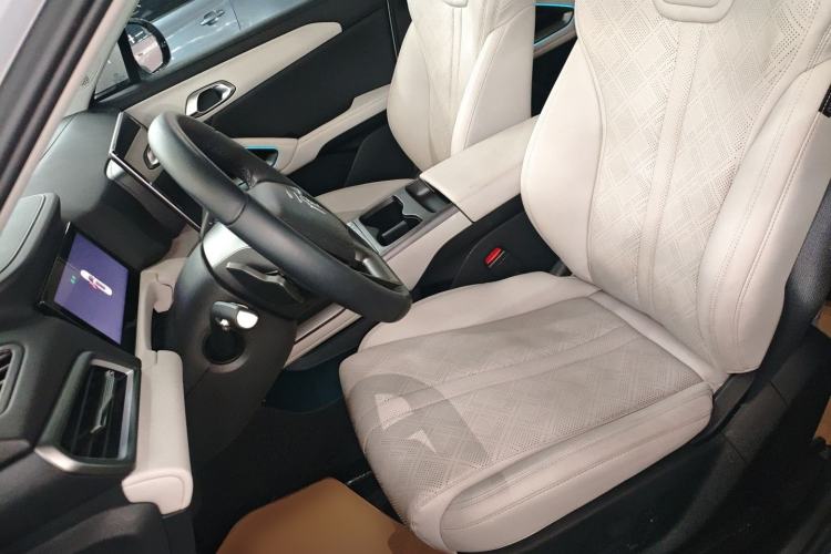 Used BYD Yuan UP 2025 Intelligent Driving Version 401 km Beyond-Range Edition