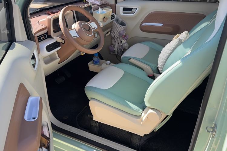 Used Wuling Hongguang MINIEV 2024 3rd Generation 215km Advanced Version
