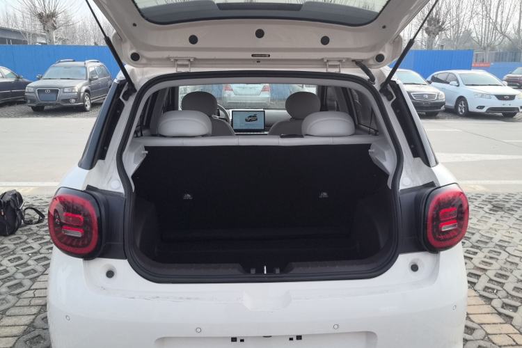 Used  3 2024 Charming Edition 405km Lite