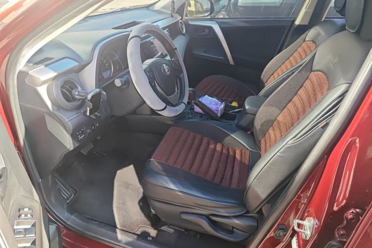 Used Toyota RAV4 2016 2.0L CVT Two-Wheel Drive Comfort Edition China V Standard
