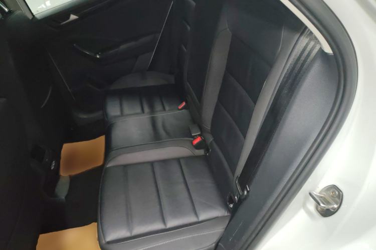 Used Volkswagen T-ROC 2021 280TSI DSG Two-Wheel Drive Comfort Connect Edition