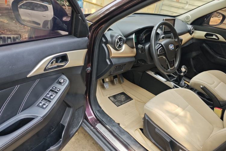 Used  Q35 2016 1.5L Manual Cool Edition
