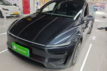 Used Tesla Model Y L 2025 Long-Range All-Wheel-Drive Version