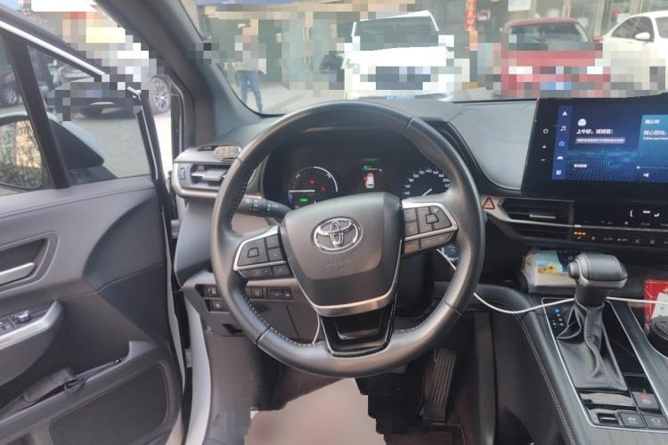 Used Toyota Sienna 2023 2.5L Hybrid Deluxe Edition
