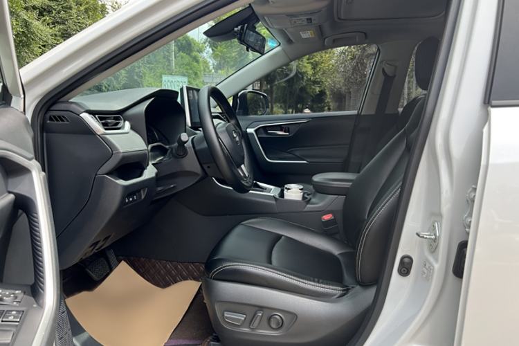 Used Toyota RAV4 2021 2.0L CVT Two-Wheel Drive Fashion Edition
