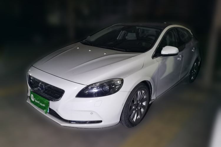 Used Volvo V40 2013 2.0T Zhiya Edition
