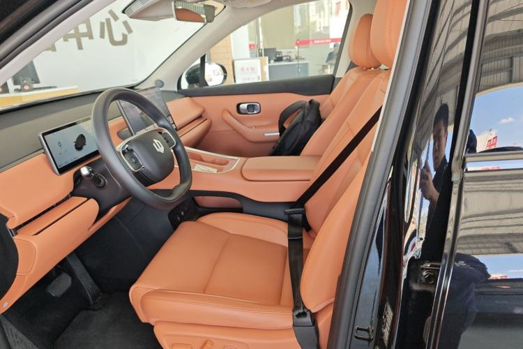 Used Leapmotor C16 2026 Extended-Range 280 LiDAR Zhizun Edition 6 Seats
