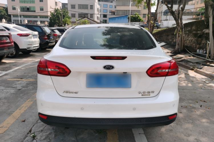 Used Ford Focus 2015 Sedan EcoBoost 125 Automatic Supreme Style Edition