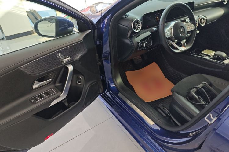 Used Mercedes-Benz A-Class 2020 Restyled A 200 L Sport Sedan Fashion Version
