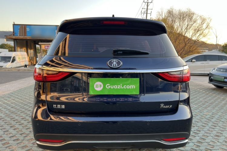 Used BYD Song MAX 2018 1.5T Automatic Smart Connect Elite Model with 6 Seats
