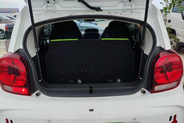 Used Roewe Clever 2021 302 km New Four-Seater Super-Efficient Version
