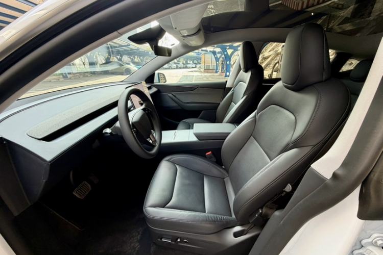 Used Tesla Model Y 2025 Rear-Wheel Drive First Edition