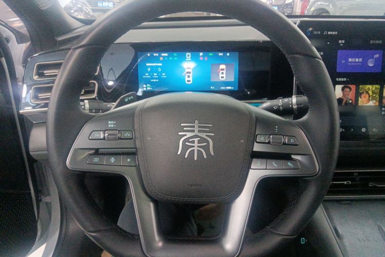 Used BYD Qin L 2025 DM-i Smart Drive 120KM Excellence Model
