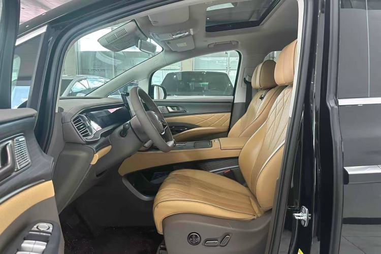 Used Denza D9 2022 DM-i 970 Four-Wheel Drive Prestige Model
