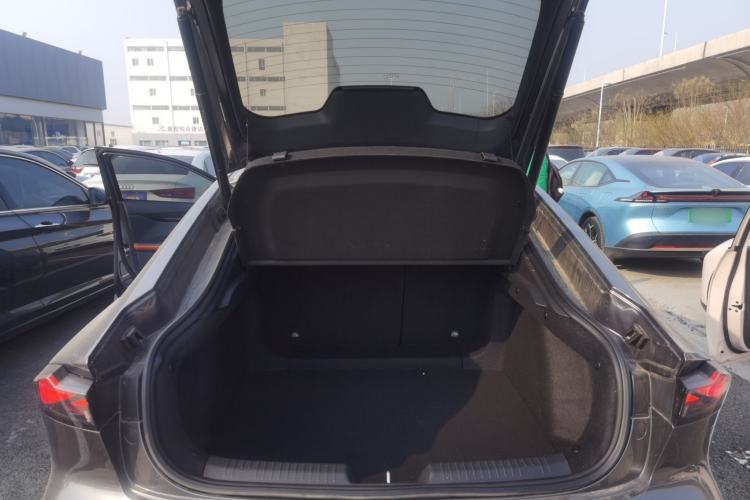 Used Changan UNI-V 2022 1.5T Prestige Version
